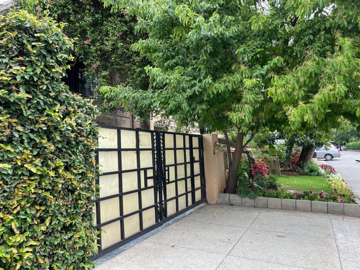 Riviera Courtyard Guest House Islamabad Exterior photo